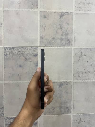 iPhone 12 64gb factory unlock 85 battery health
