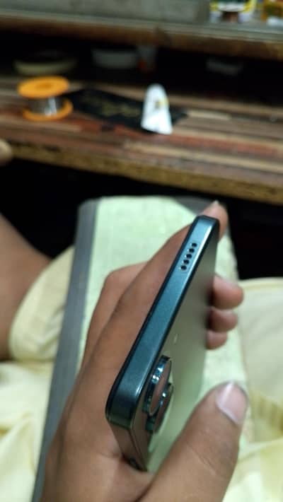 vivo y 04 4/128 condition 10 by 10   7 month warranty