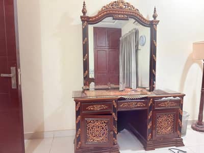 Dressing Table for Sale!