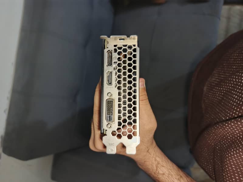 RTX 2060 SUPER 5