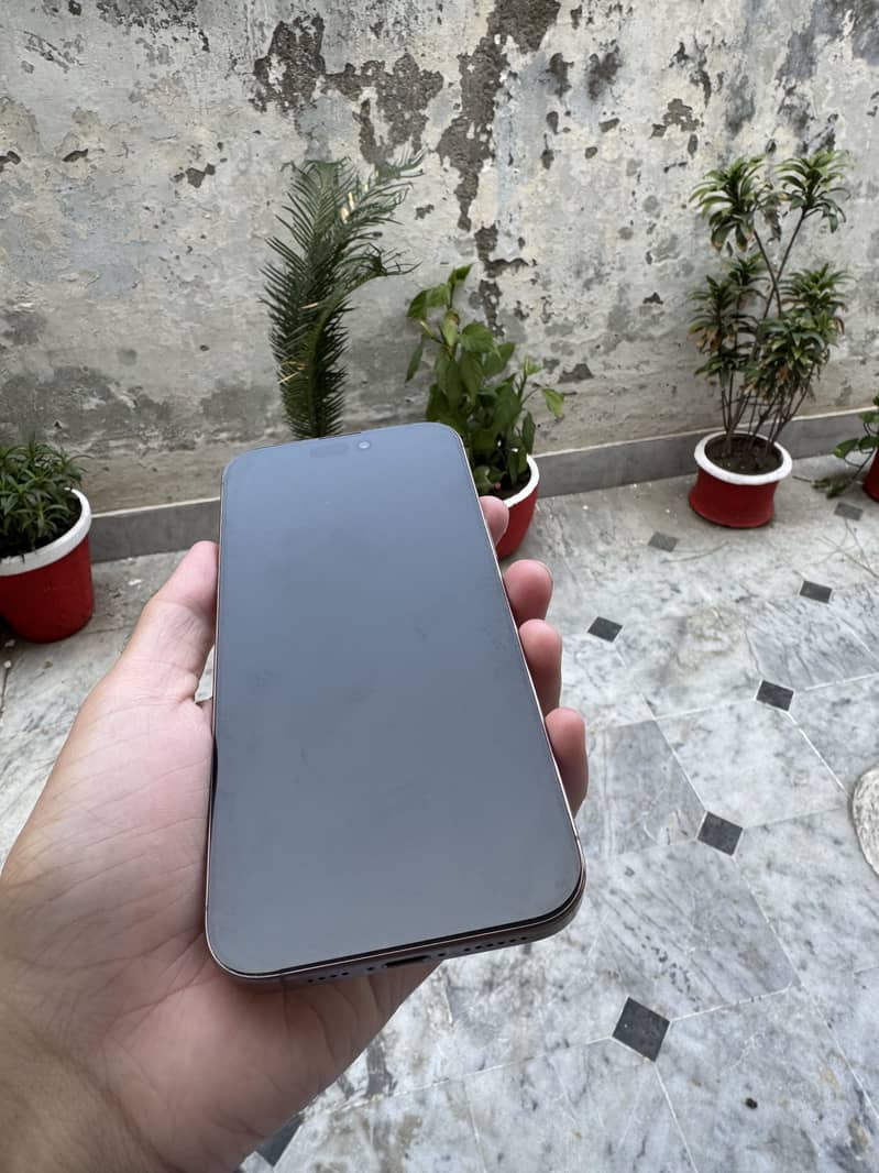 Iphone 16 pro max 0