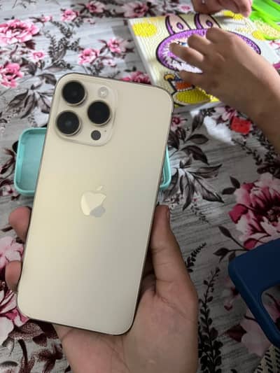 Selling iphone 14promax gold 128gb