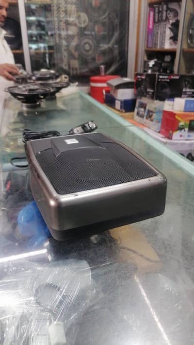 Clarion underseat subwoofer Sv250