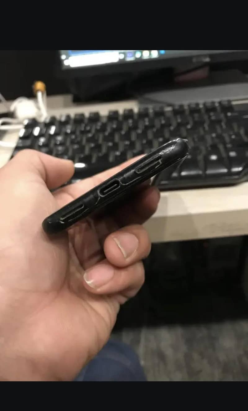 G. Pixel 4 2