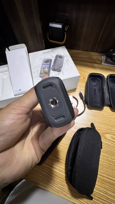 Insta360 x4