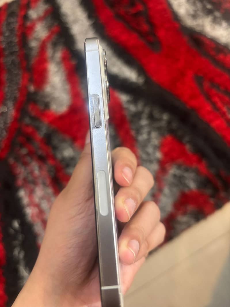 iPhone 13 Pro 8
