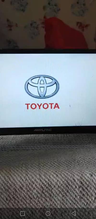 Toyota Yaris ka janion panal touch tota huwa hay. .