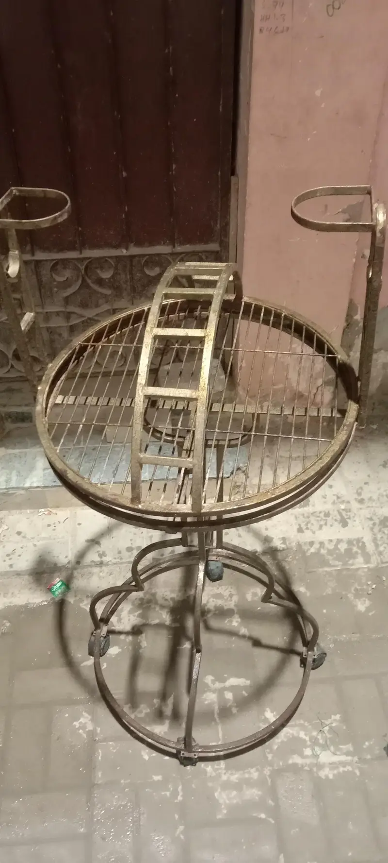 grey and macow sitting stand