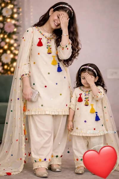 Mother and daughter twinning dress