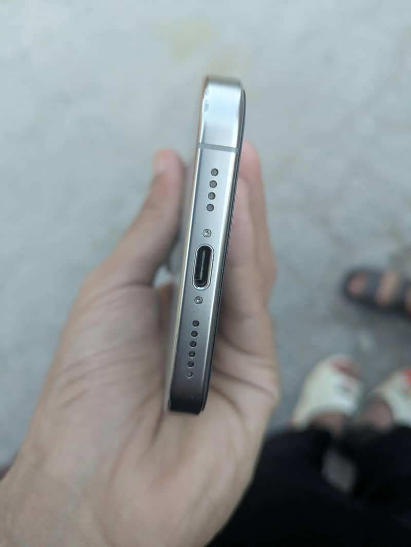 Iphone 16 pro max 3