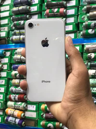iphone 8 128GB full box Whatsapp no 03291198929