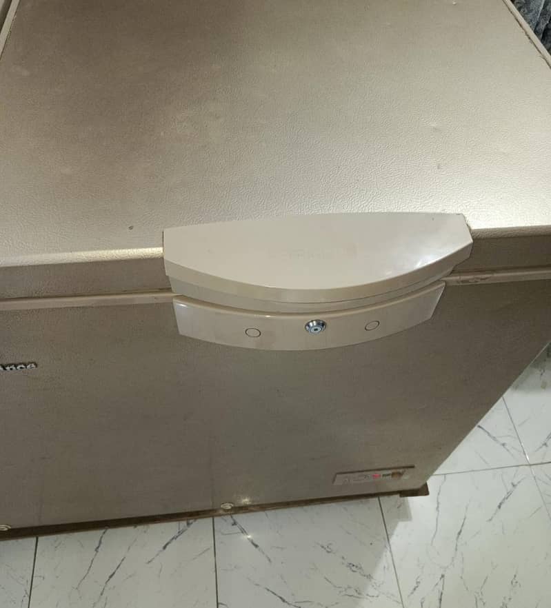 Dawlance good condition and inverter 2