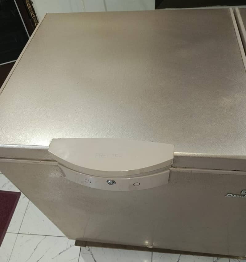 Dawlance good condition and inverter 4