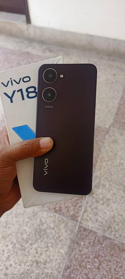 vivo y18 full box 6 gb 128 gb 10 by 10.30000