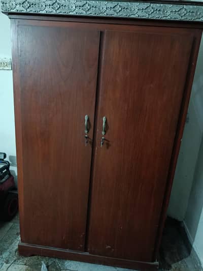 i m selling Wardrobe