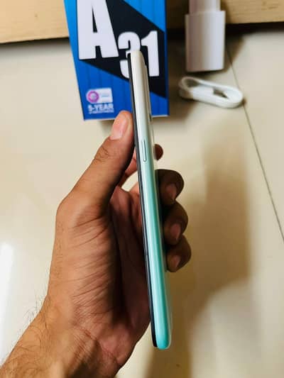 Oppo A31 8/256 GB with box charger