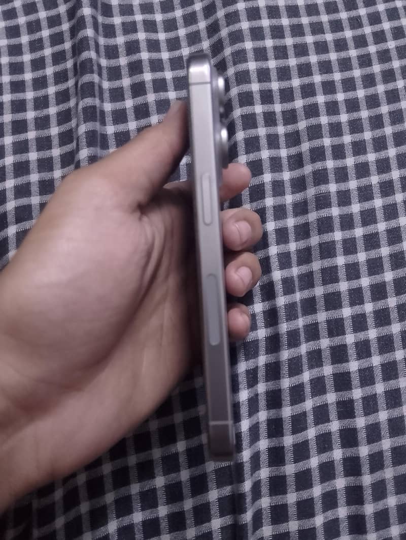iphone 15 pro 2