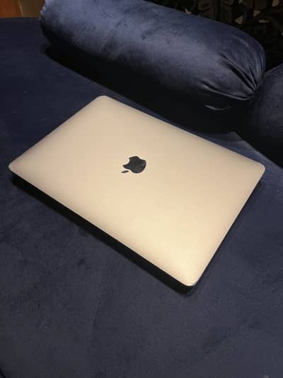 Macbook air M1 256/8
