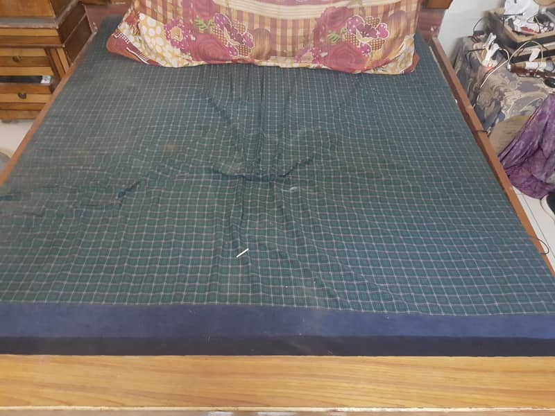 King size bed 2