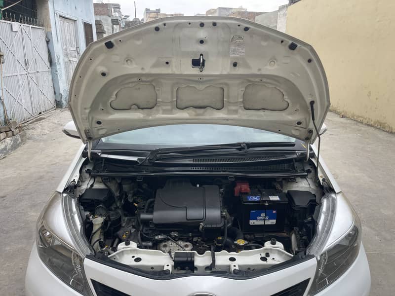 Vitz Model 11 12