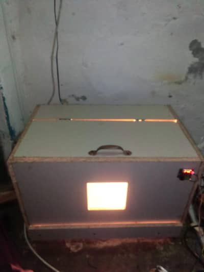 Brooder or incubator or accessories