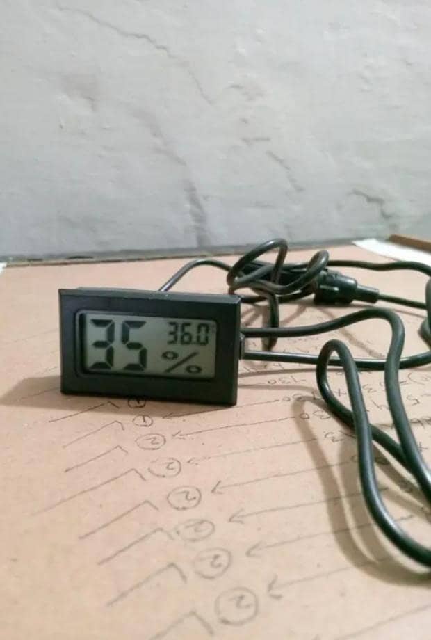 Brooder or incubator or accessories 6