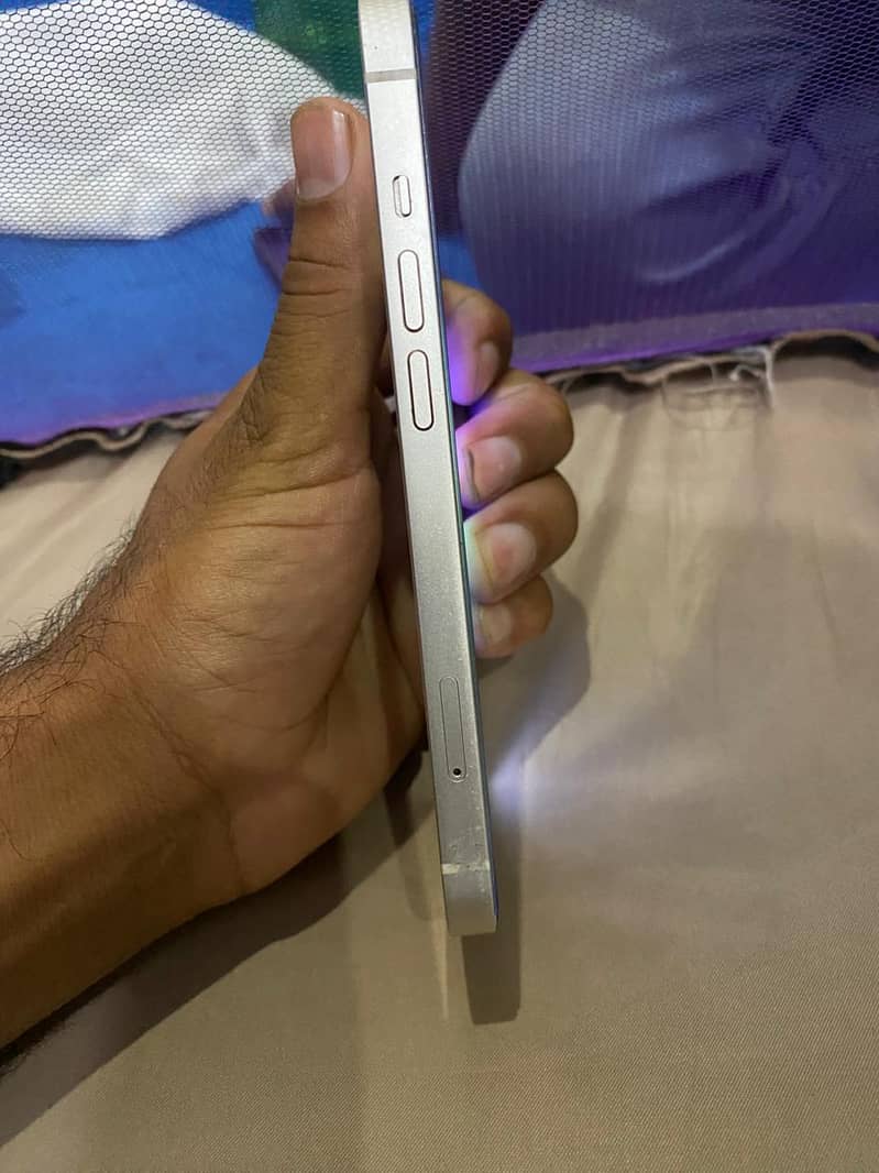 iPhone 13 2
