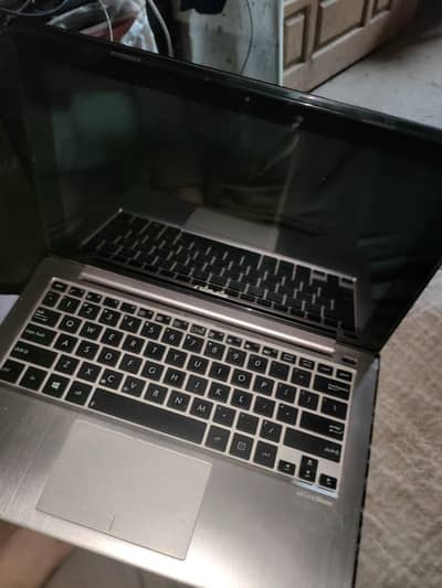 ASUS Laptop / Windows 10 installed