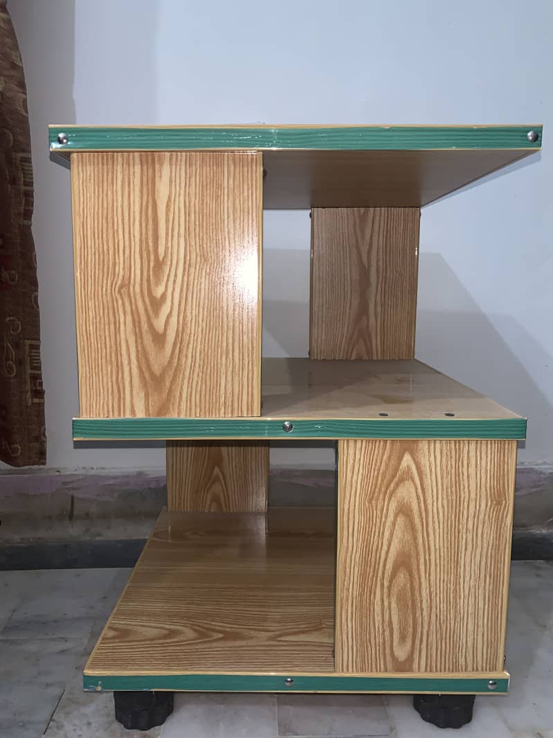 MULTIPURPOSE TABLE FOR SELL 4