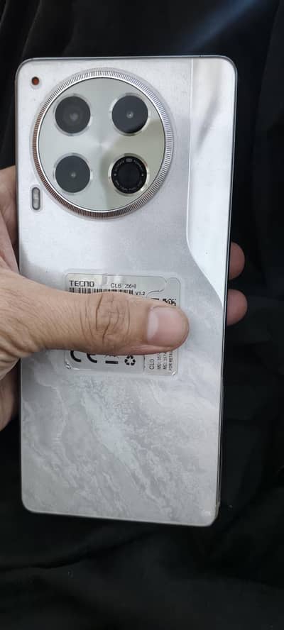 Tecno camon 30