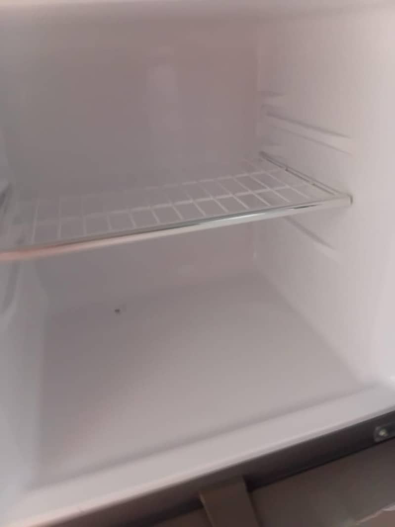 medium size fridge 3