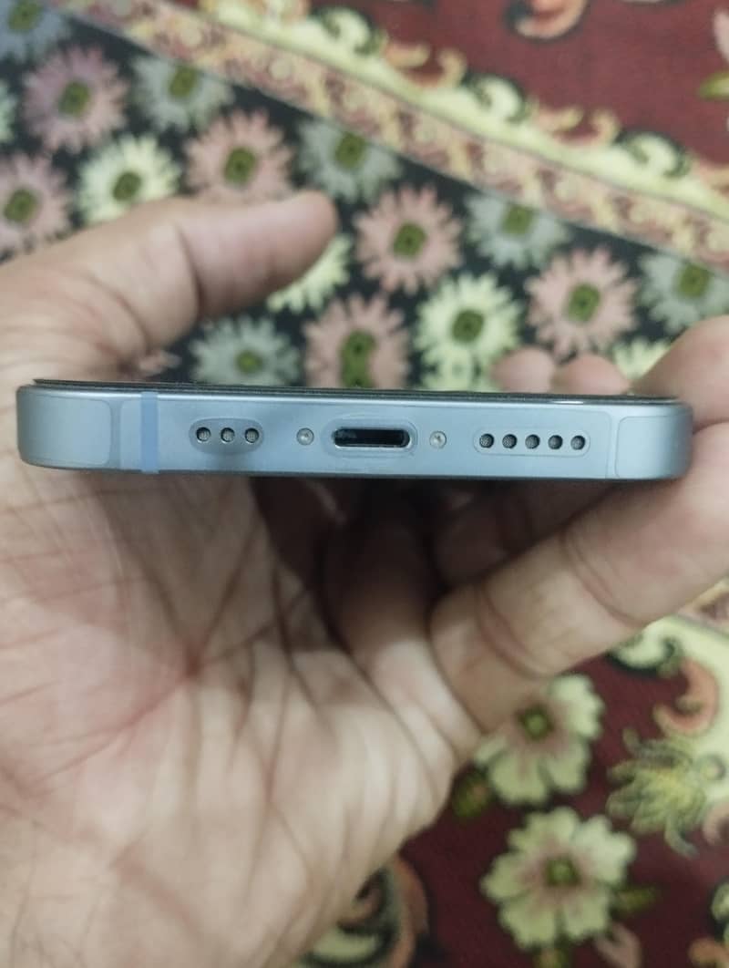 iPhone 14 3