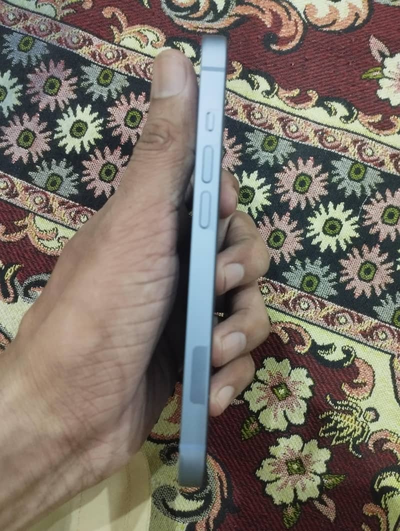 iPhone 14 5