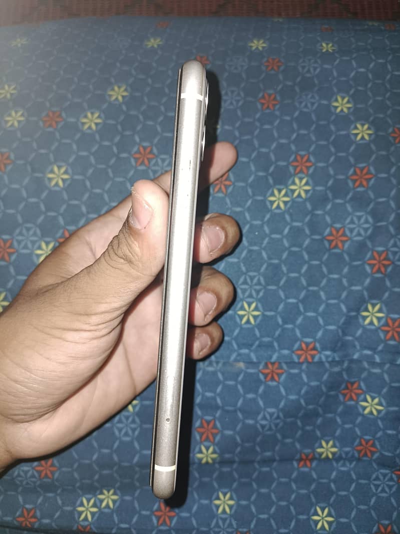 iphone 11 4
