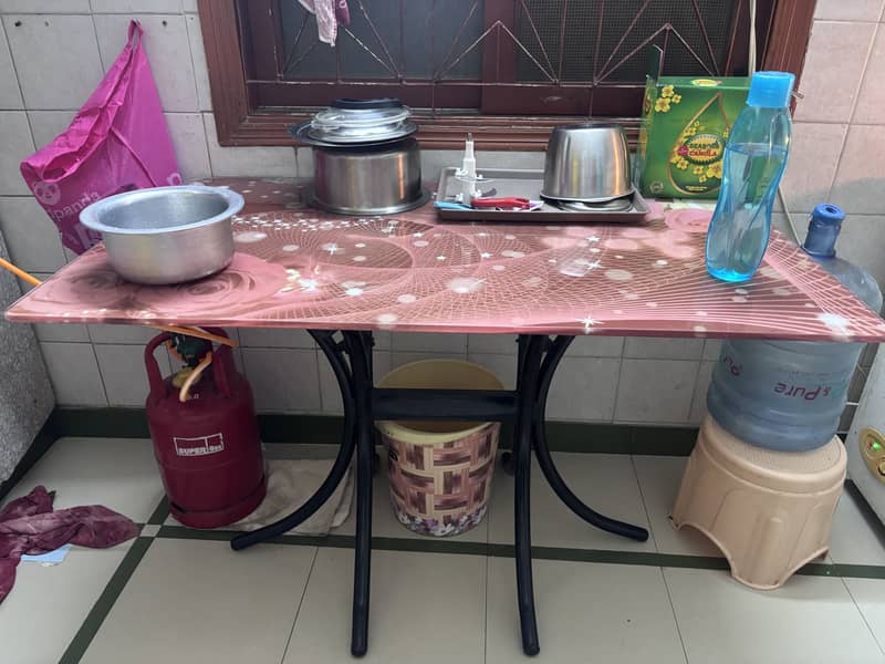 Dining table without chairs 0