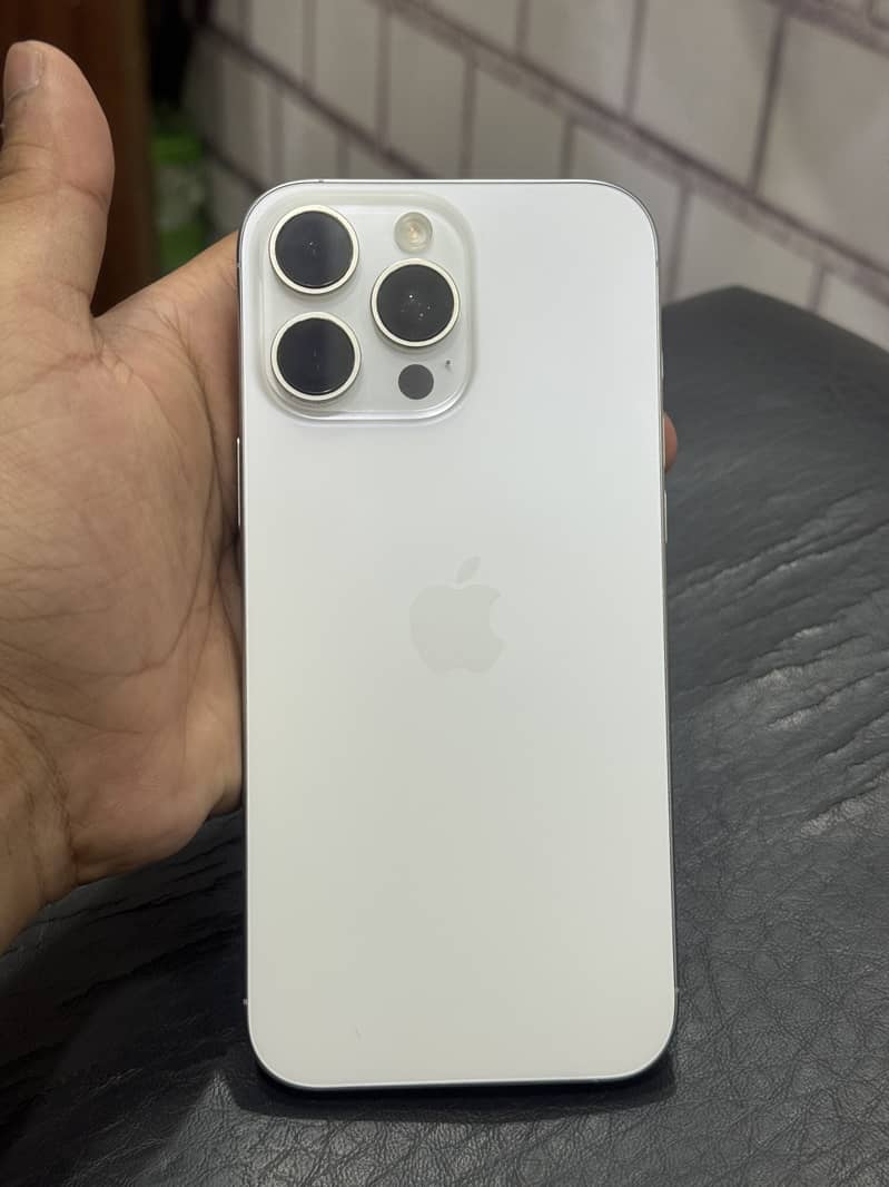 iPhone 16pro max 6