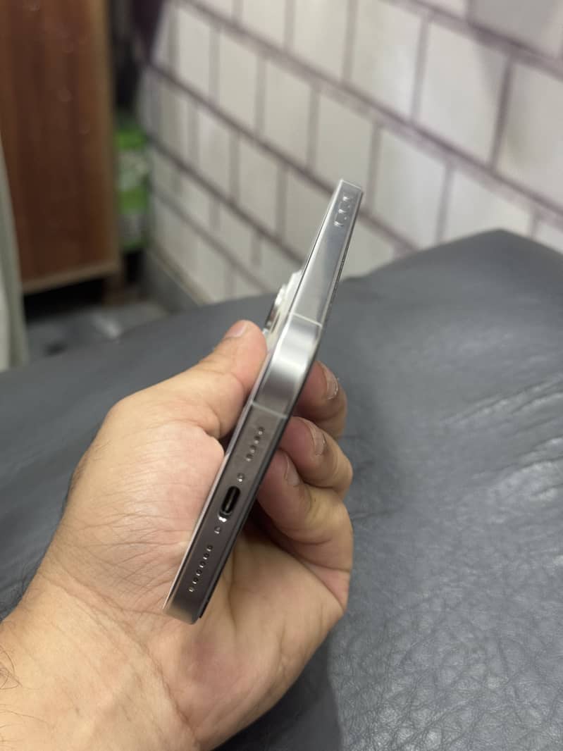 iPhone 16pro max 3