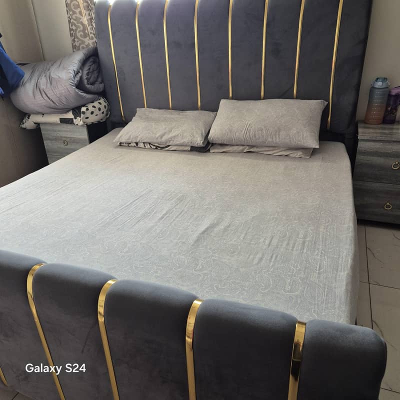 king size bed 1