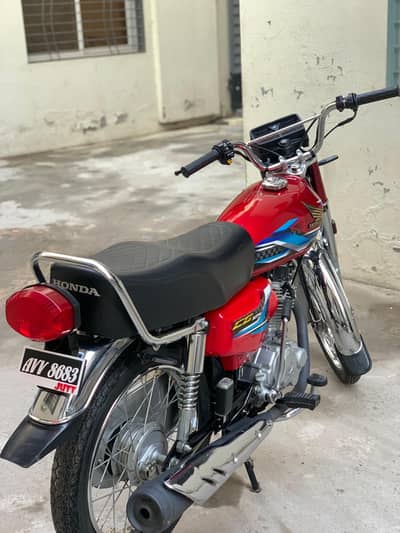 Brand-new bike hai 10/10 Number lga hua hai