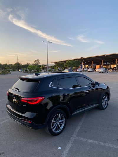 Urgent sale MG HS CBU UNIT TROPHY EDITION