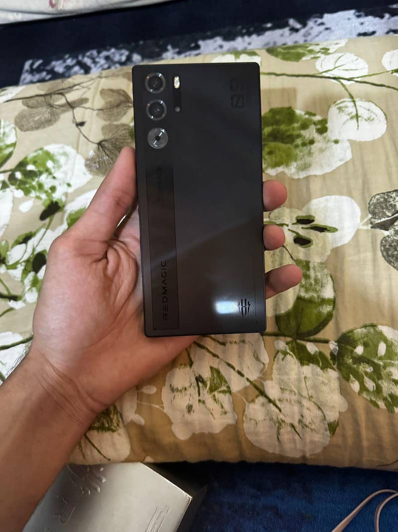 Redmagic 9 pro plus 10/10 condition 4