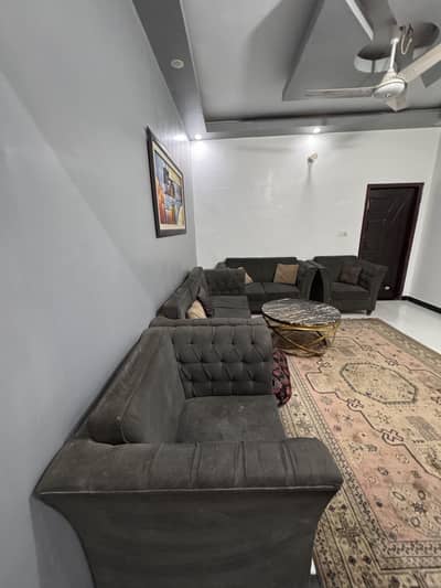 7 Seater Sofa 2 years used only ( whats app only)