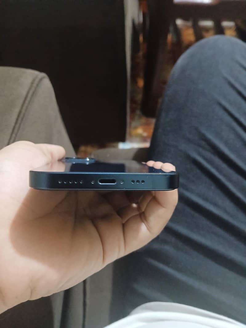 iPhone 13 3