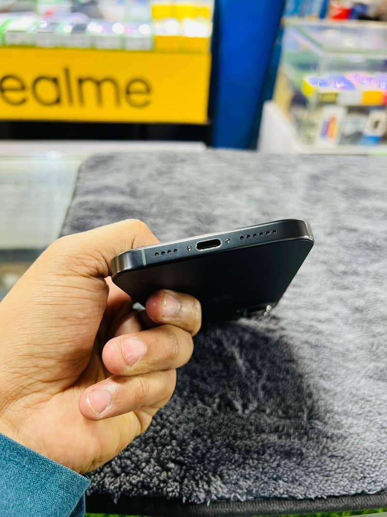 IPHONE 16 Pro Max 2