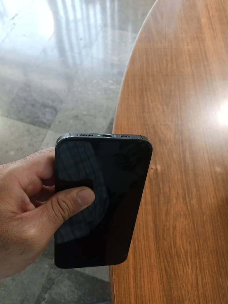 Iphone 14 pro max 3