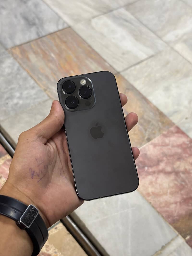 iPhone 14pro 3