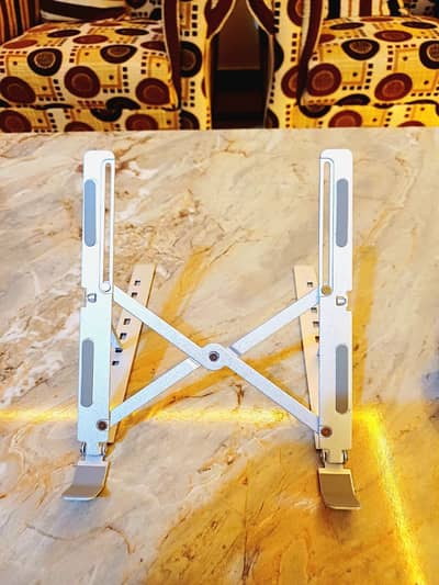Laptop Stand Adjustable – Strong & Portable