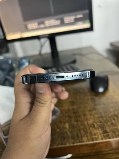 I phone 12pro battery 79% factory unlock 256 gb m hai