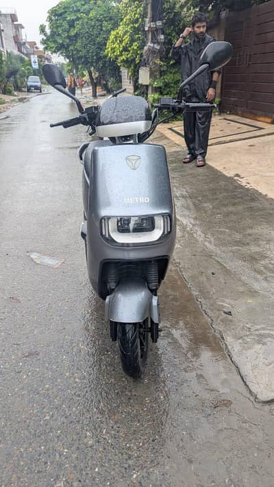 Metro E8S Electric bike