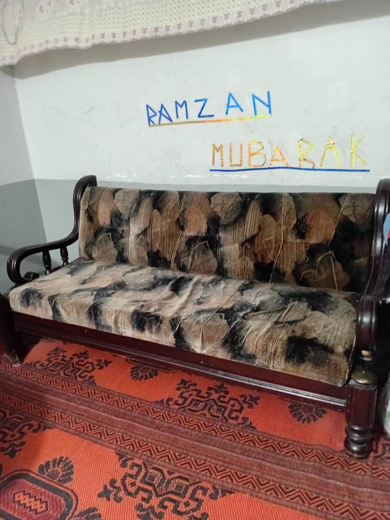 sofa good condition 1